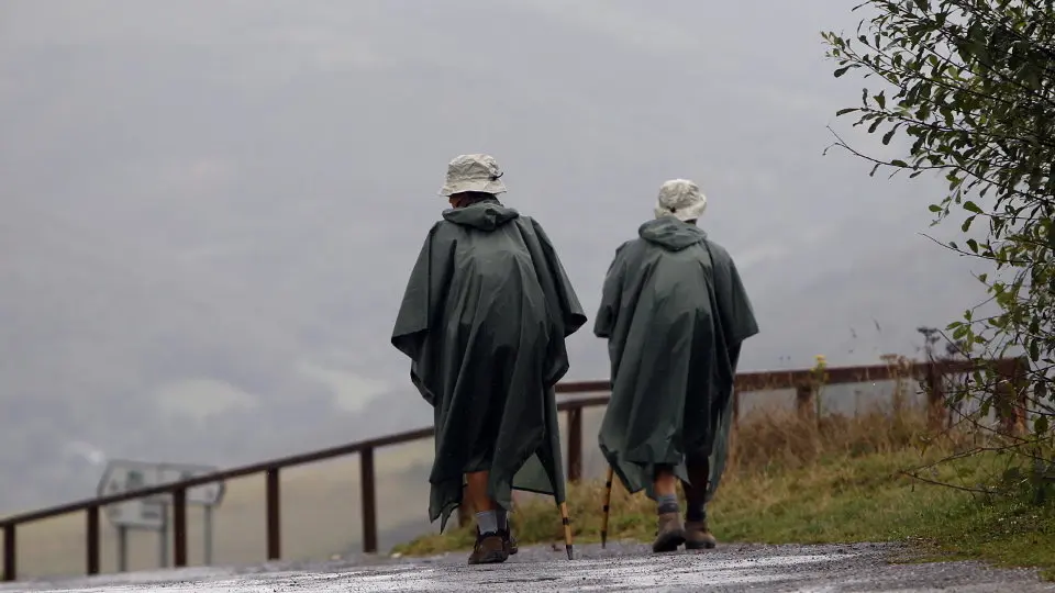 Peregrinos en Pedrafita. AEP