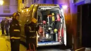 La vivienda afectada por un fuego en Cambados. TVG