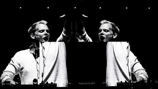 El artista y DJ sueco Avicii durante una actuación. JOSE SENA GOULAO