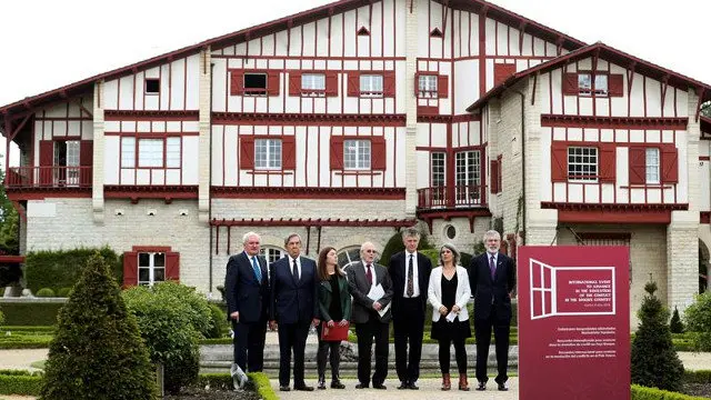 Personalidades internacionales, en la conferencia sobre el fin de Eta. JUAN HERRERO (EFE)