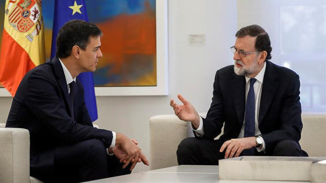 Pedro Sánchez e Mariano Rajoy. EMILIO NARANJO (EFE)