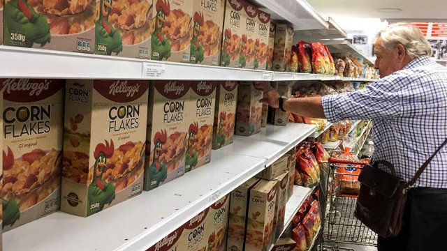 Vista de caixas de cereais de millo da empresa Kellogg&#39;s, este martes nun supermercado de Caracas. MIGUEL GUTIÉRREZ (EFE)