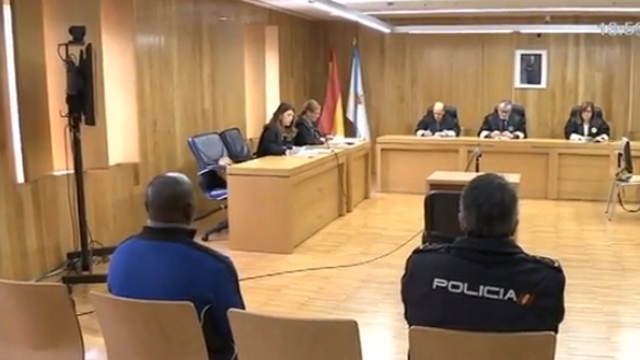 O acusado, durante o xuízo este mércores na Audiencia Provincial de Lugo. TVG (abusos sexuais, Burela)