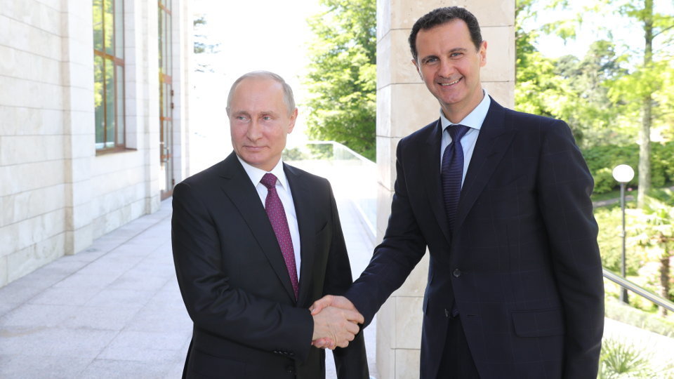 Vladimir Putin y Bachar Al Asad.MICHAEL KLIMENTYEV (EFE)
