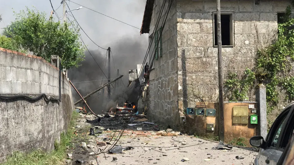 Daños ocasionados por la explosión en Tui. SXENICK