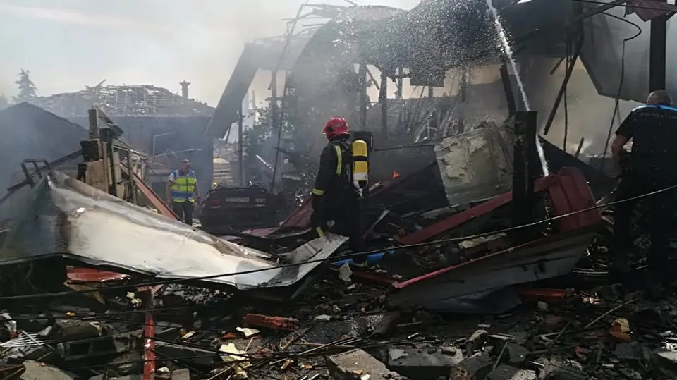 La explosión destrozó varias casas. @ARueda68