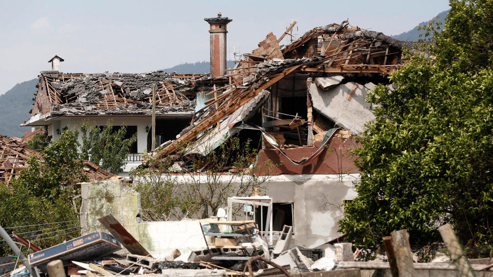 Una de las casas destrozadas. JAVIER CERVERA-MERCADILLO - Explosión Tui
