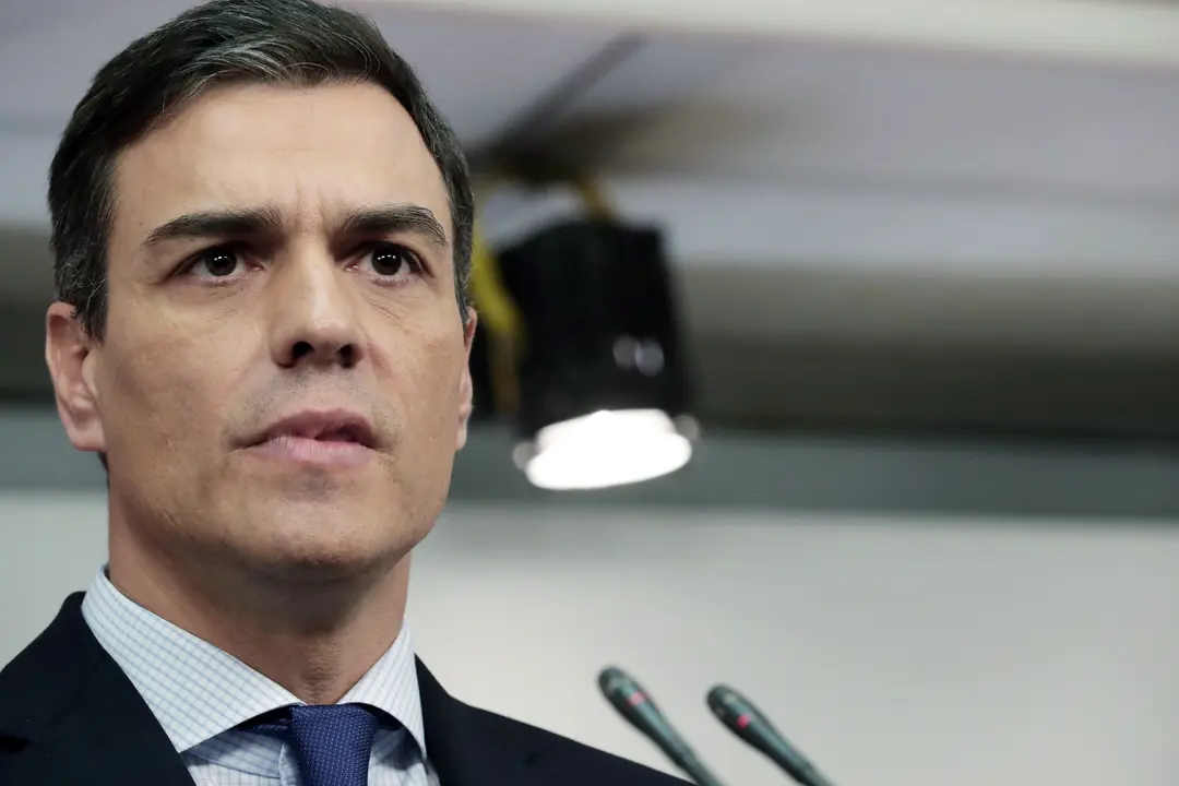 Pedro Sánchez, durante la rueda de prensa tras registrar la moción de censura contra el presidente del Gobierno. ZIPI (EFE)