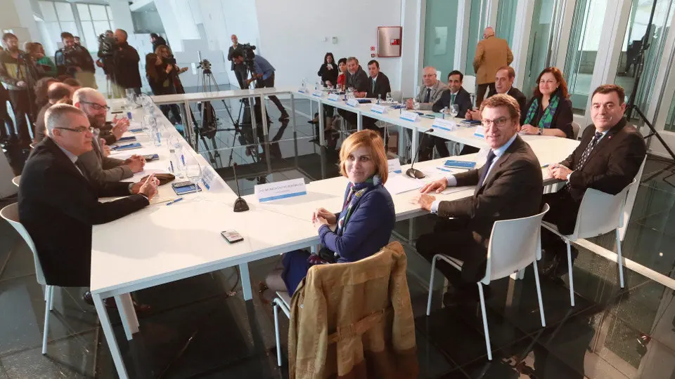 N&uacute;&ntilde;ez Feij&oacute;o presidiu a sesi&oacute;n constitutiva da Comisi&oacute;n Organizadora do Xacobeo. XO&Aacute;N REY (EFE)