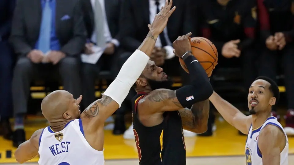 LeBron James anotó 51 puntos en San Francisco.OHN G. MABANGLO (Efe)