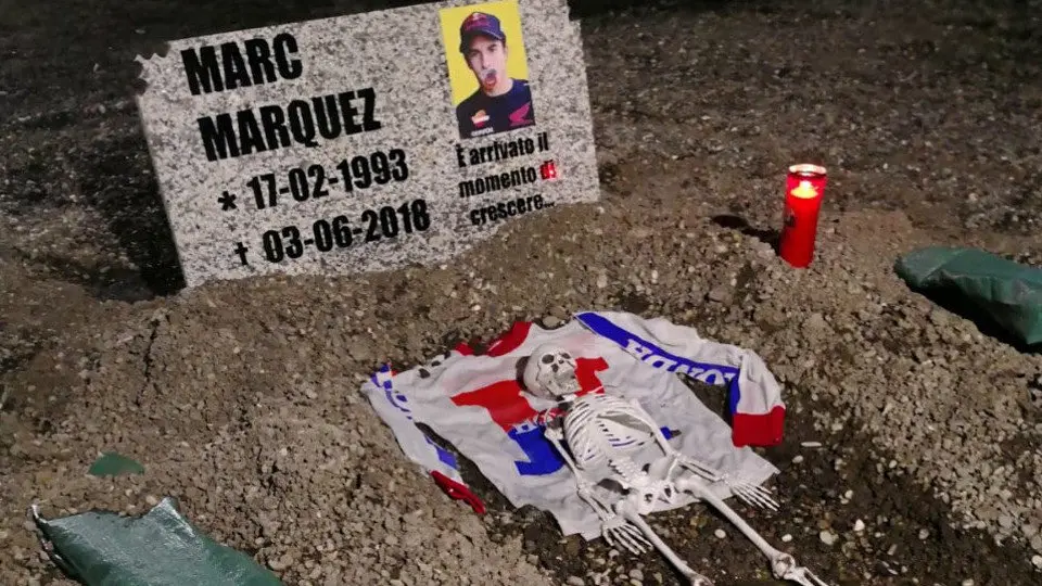 Tumba de Marc Márquez en Mugello. TWITTER