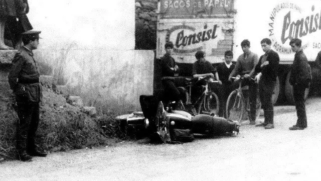 Lugar en el que murió el agente Pardines, momentos después de su asesinato.EFE