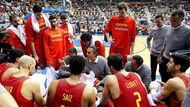 Scariolo da &oacute;rdenes en un tiempo muerto. SANTI OTERO