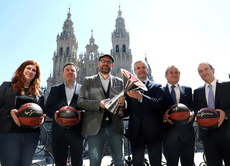 José Miguel Calleja, Valentín González Formoso, Miguel Temboury, Raúl López y Noa Morales. XOÁN REY
