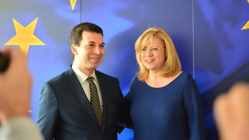 Caballero y Corina Cretu. EP