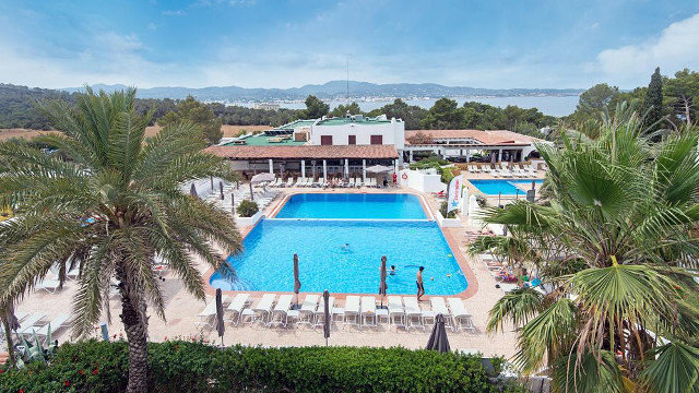 La piscina del hotel. BOOKING (sucesos, Ibiza)