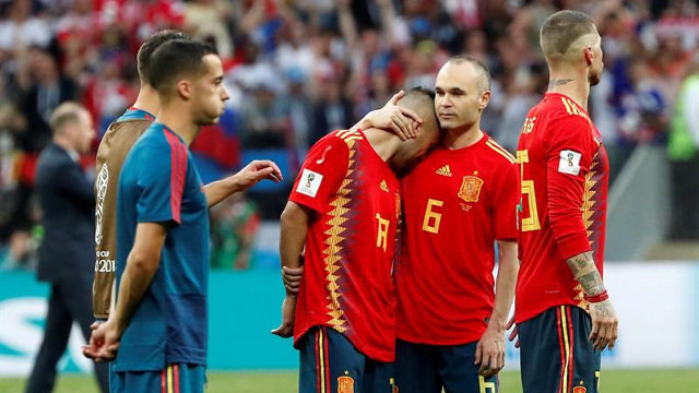 Los jugadores españoles tras caer eliminados. EFE