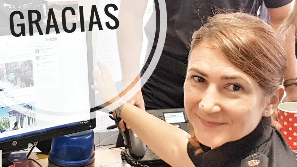 Carolina González durante su trabajo en la Policía Nacional