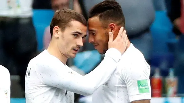 Antoine Griezmann celebra el 0-2 durante el partido Uruguay-Francia. JUAN HERRERO (Efe)