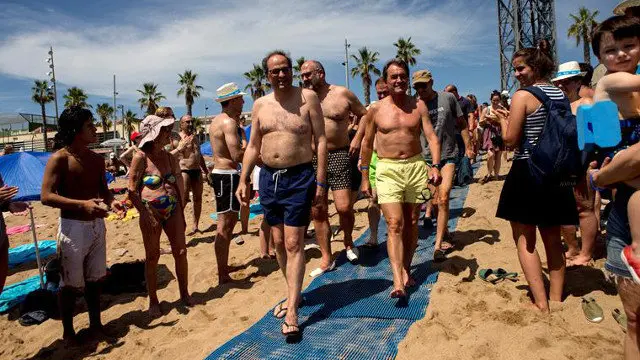 Torra y Mas participaron en la campaña Mulla't por la esclerosis múltiple. QUIQUE GARCÍA