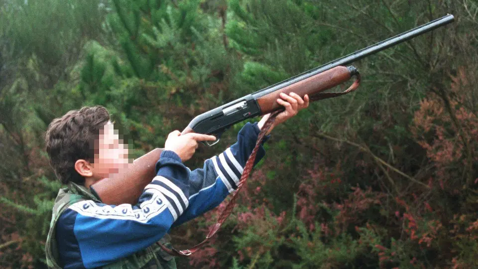 Un menor, de caza