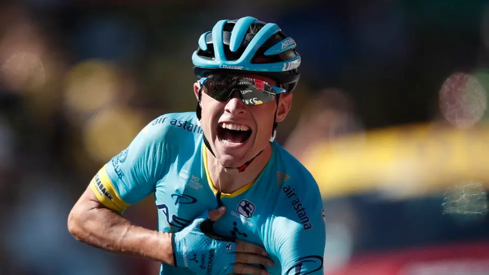 Magnus Cort Nielsen celebra la victoria a su llegada a meta. YOAN VALAT (EFE)