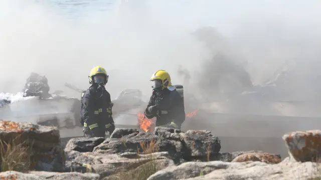 Extinción del incendio. JOSÉ LUIZ OUBIÑA