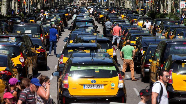 Huelga de taxistas en Barcelona. QUIQUE GARCÍA (EFE)