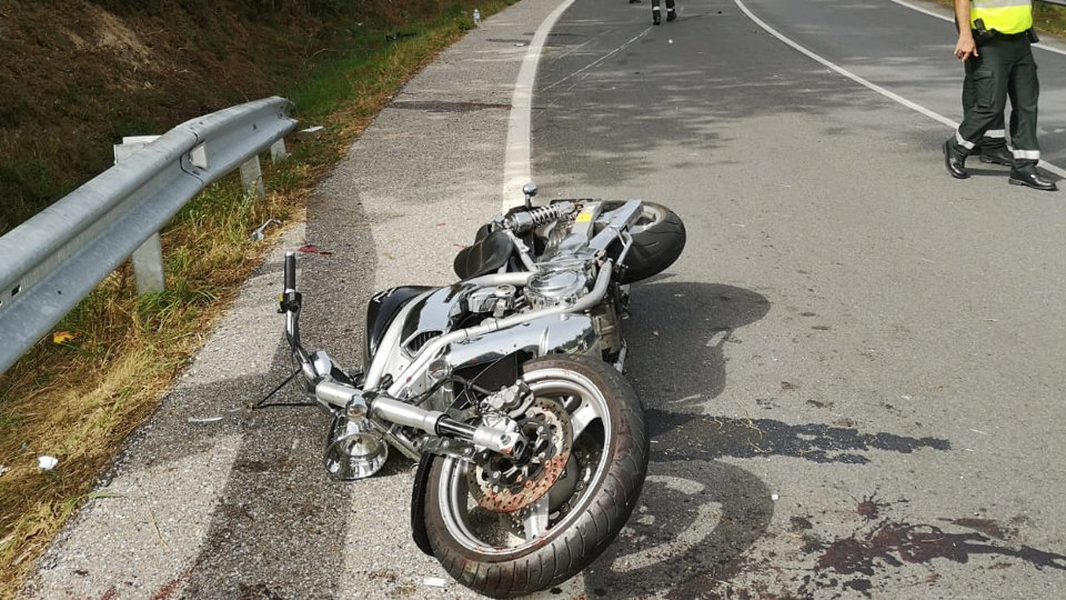 La moto implicada en el accidente de Barro. CEDIDA