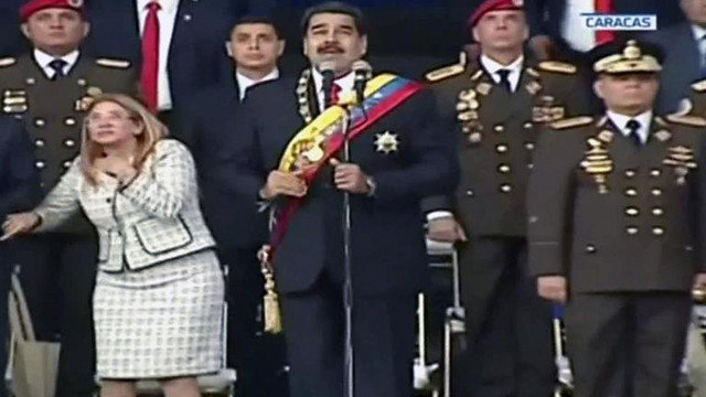Momento en el que se produce la detonación durante el discurso de Maduro. EFE