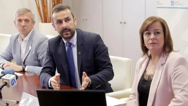 Alfonso Rueda, Fernando Suárez y Susana López Abella. LAVANDEIRA JR