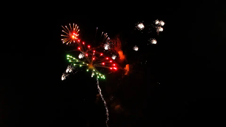 Imagen de unos fuegos artificiales. ARCHIVO
