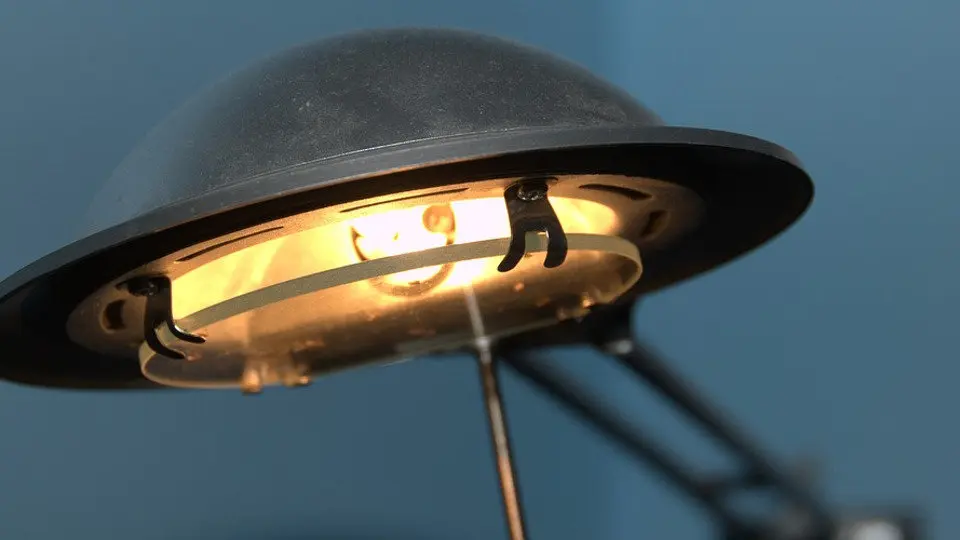 Lámara halógena. INTERNET