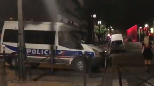 Un hombre atacó en París a varios transeúntes. TWITTER