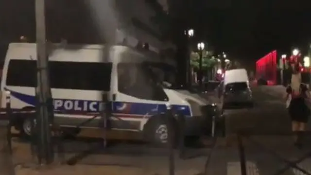Un hombre atacó en París a varios transeúntes. TWITTER