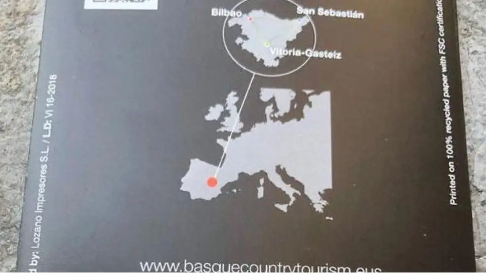 Folleto del Gobierno vasco que ubica mal el País Vasco. TWITTER
