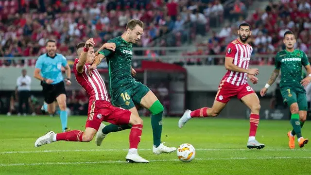 Un lance del Olympiacos-Betis. GEORGIA PANAGOPOULOU