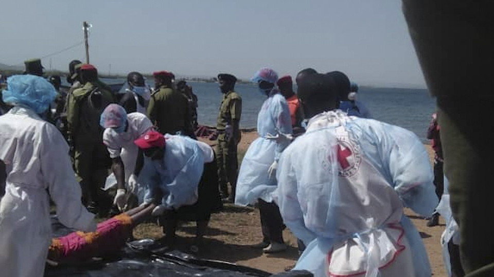 Las cifras oficiales apuntan a más de 200 muertos en el naufragio de Tanzania. EFE