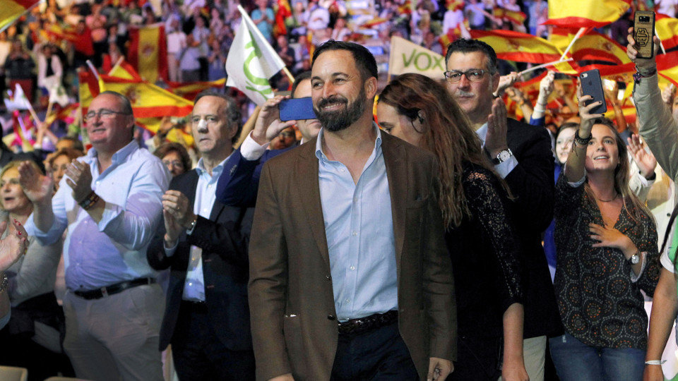 El presidente de Vox, Santiago Abascal, durante un acto que la formación celebró en el Palacio de Vistalegre de Madrid. PAOLO AGUILAR (EFE)
