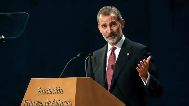 El rey Felipe VI, durante su discurso en los Premios Princesa de Asturias. J.J. GUILLÉN (EFE)