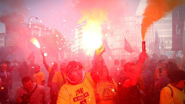 Manifestación de los trabajadores de Alcoa en Coruña. CABALAR (EFE)