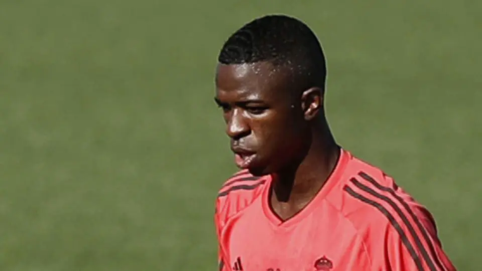 Vinicius Jr., durante un entrenamiento con el Madrid. JAVIER LIZÓN (Efe)