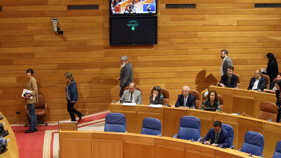 Os deputados do BNG abandonan o pleno. PEPE FERRÍN (AGN)