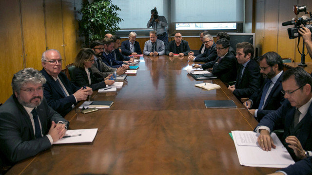 Reunión que mantén o Goberno con representantes da Xunta, do Principado de Asturias, de CC OO e UXT e de Alcoa. SANTI DONAIRE (EFE)
