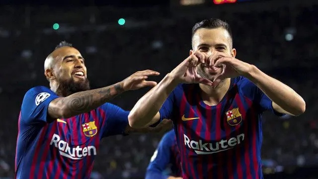 Jordi Alba celebra su gol. ENRIC FONTCUBERTA (EFE)