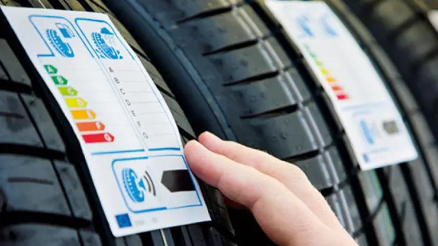 Etiquetas de neumáticos. TWITTER