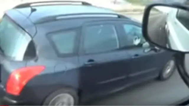 Veh&iacute;culo interceptado desde un cami&oacute;n camuflado. YOUTUBE