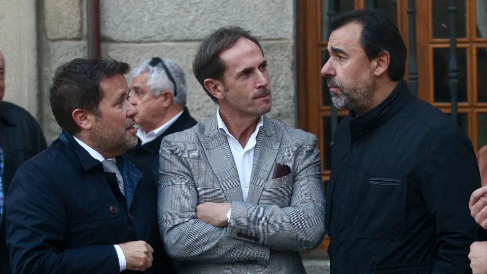 Martínez Maíllo, en el entierro del padre de Rajoy. RAFA FARIÑA