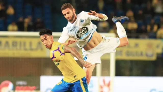 Un lance del encuentro entre la UD Las Palmas y el Dépor DEPORTIVO