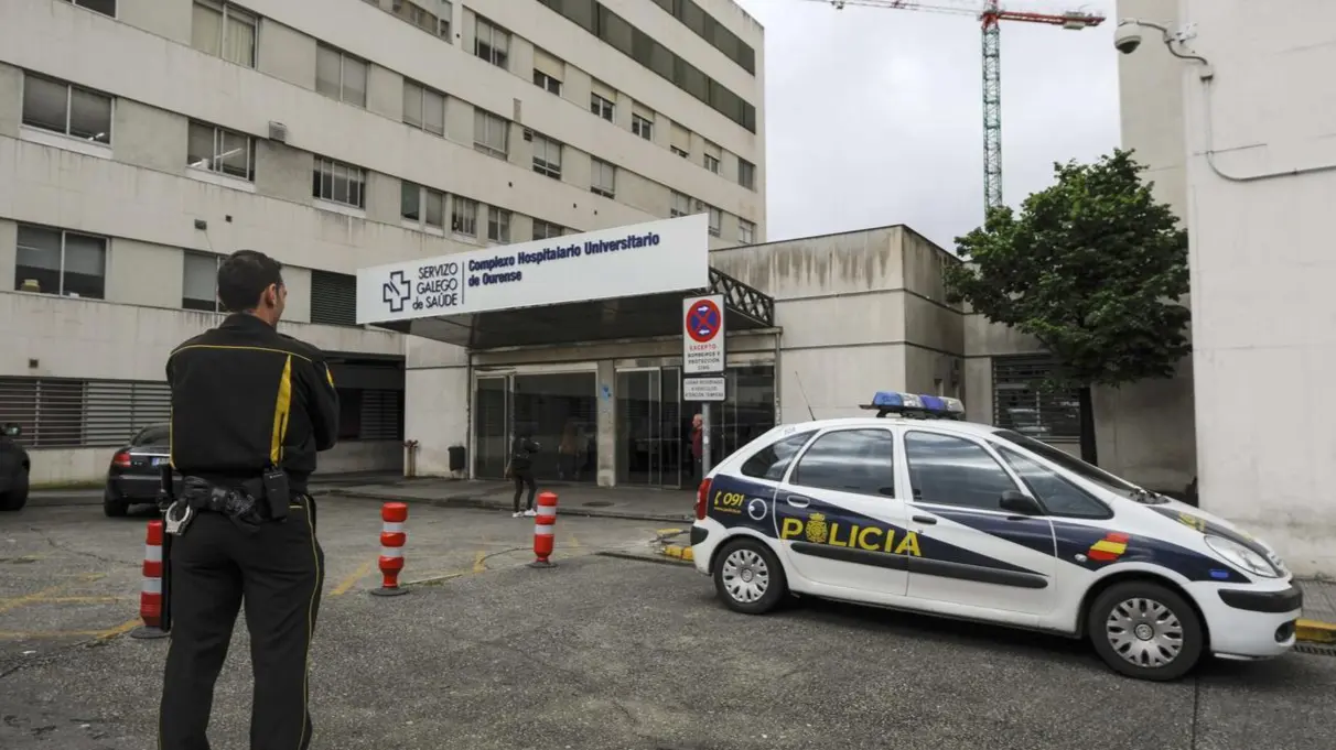 Un coche de Polic&iacute;a en el Chou.AEP